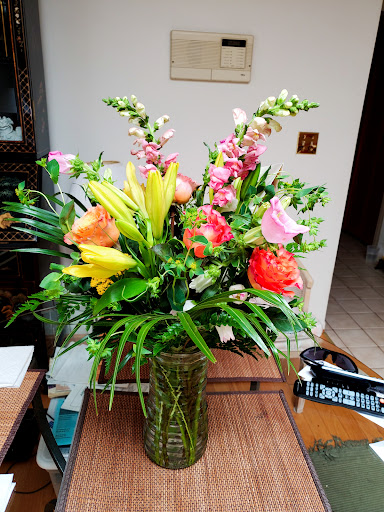 Florist «Roses Are Red Florist», reviews and photos, 425 5th Ave, Indialantic, FL 32903, USA