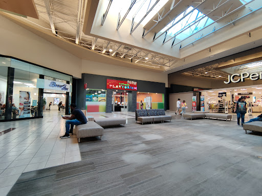 Shopping Mall «Alderwood Mall», reviews and photos, 3000 184th St SW, Lynnwood, WA 98037, USA