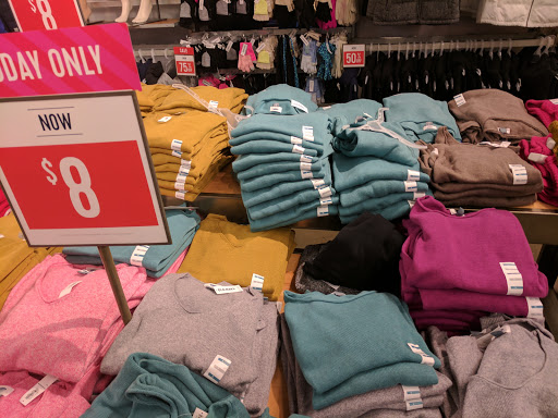 Shopping Mall «Ridgeway Shopping Center», reviews and photos, 2233 Summer St, Stamford, CT 06905, USA