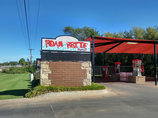 Foam Brite Car Wash - Douglas en Midwest City