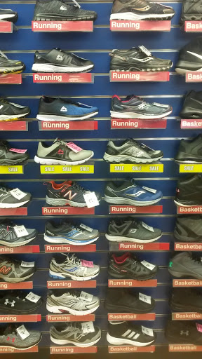 Sporting Goods Store «Big 5 Sporting Goods - Folsom», reviews and photos, 606 E Bidwell St, Folsom, CA 95630, USA