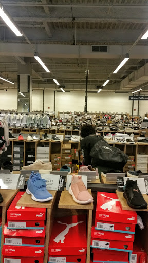 DSW Designer Shoe Warehouse image 9