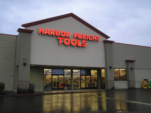 Harbor Freight Tools, 15800 SE McLoughlin Blvd, Milwaukie, OR 97267, USA, 