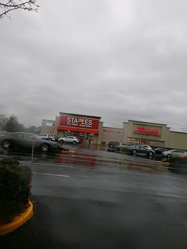 Office Supply Store «Staples», reviews and photos, 3650 Long Beach Rd, Oceanside, NY 11572, USA