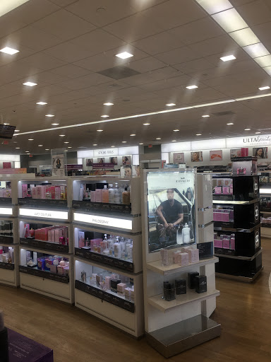 Cosmetics Store «Ulta Beauty», reviews and photos, 3839 Emery St #200, Emeryville, CA 94608, USA