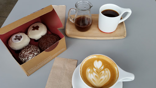 Coffee Shop «Intelligentsia Coffee Wicker Park Coffeebar», reviews and photos, 1609 W Division St, Chicago, IL 60622, USA