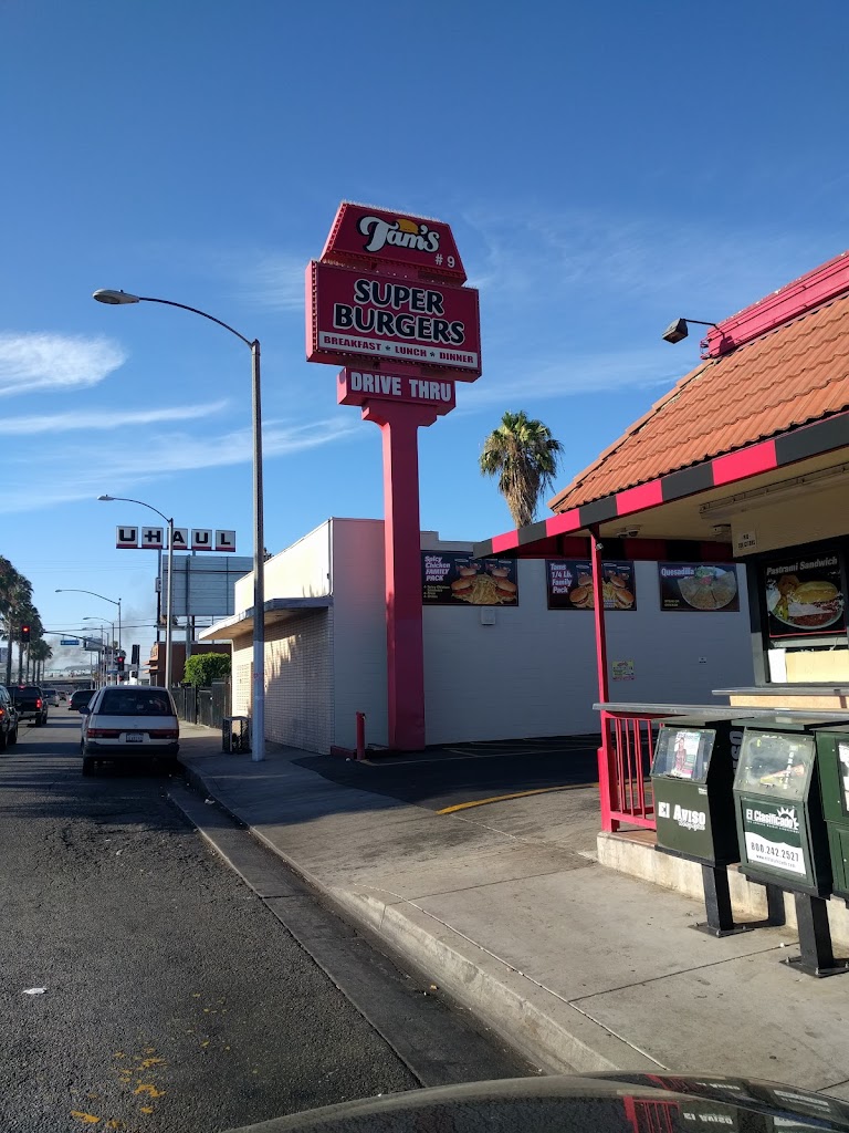 Tam's Burgers 90262