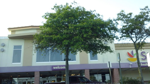 Supermarket «Super Stop & Shop», reviews and photos, 533 E Main St, Bay Shore, NY 11706, USA