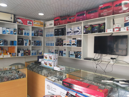 دوري بلس للإلكترونيات 