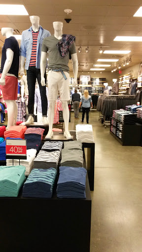 Outlet Store «Express Factory Outlet», reviews and photos, 6800 Oxon Hill Rd, Oxon Hill, MD 20745, USA