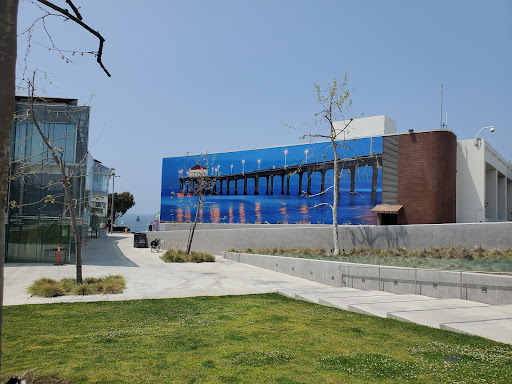 Manhattan Beach Library image