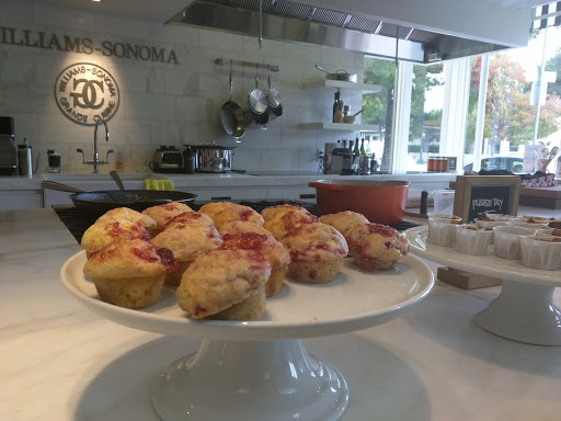 Kitchen Supply Store «Williams-Sonoma», reviews and photos, 605 Broadway, Sonoma, CA 95476, USA