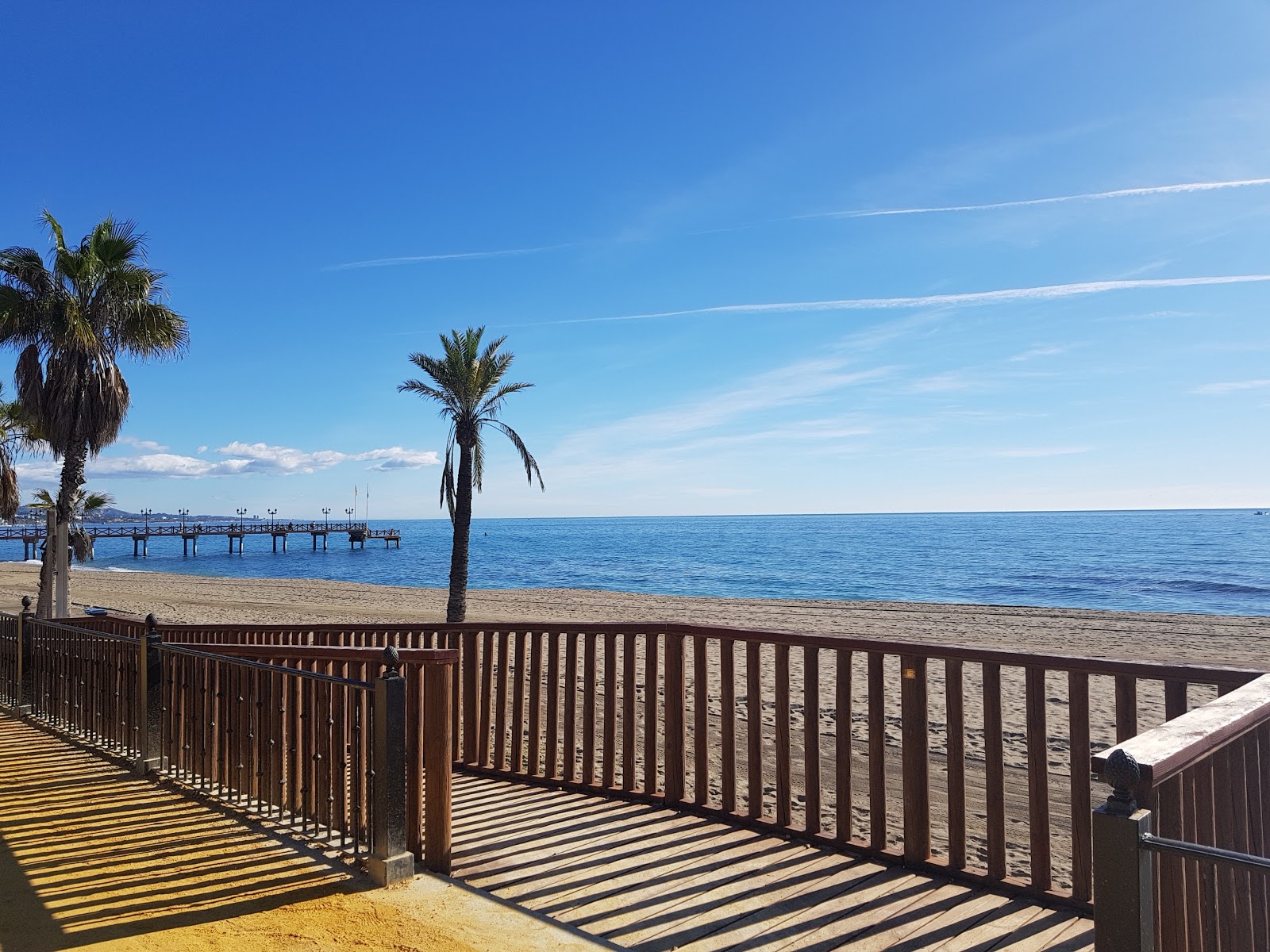 Foto de Playa de Nagueles com alto nível de limpeza