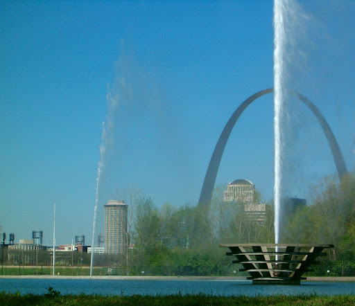 Tourist Attraction «Gateway Geyser», reviews and photos, 185 W Trendley Ave, East St Louis, IL 62201, USA