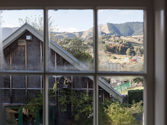 Bonnington Cottage - Historic Homestead & Accommodation