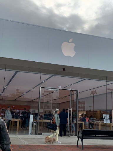 Computer Store «Apple Legacy Place», reviews and photos, 508 Legacy Pl, Dedham, MA 02026, USA