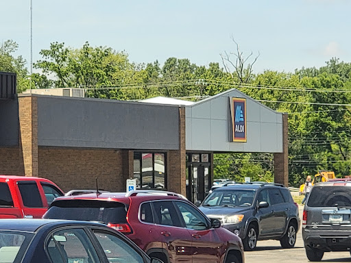 Supermarket «ALDI», reviews and photos, 107 S Memorial Dr, New Castle, IN 47362, USA