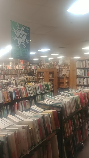 Book Store «Half Price Books Outlet», reviews and photos, 1520 Cooper Point Rd SW, Olympia, WA 98502, USA