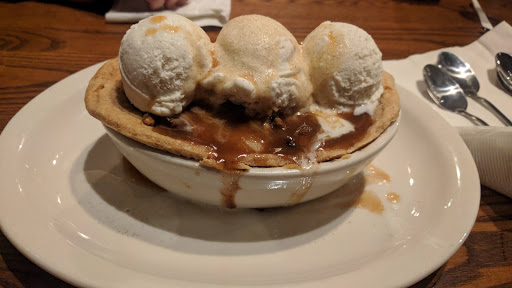 American Restaurant «Cracker Barrel Old Country Store», reviews and photos, 6055 Som Center Rd, Willoughby, OH 44094, USA