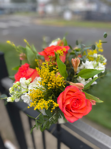 Florist «Petals & Vines», reviews and photos, 410 Main St E, Monmouth, OR 97361, USA