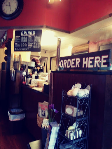 Grocery Store «Anderson Island General Store», reviews and photos, 10202 Eckenstam Johnson Rd, Anderson Island, WA 98303, USA