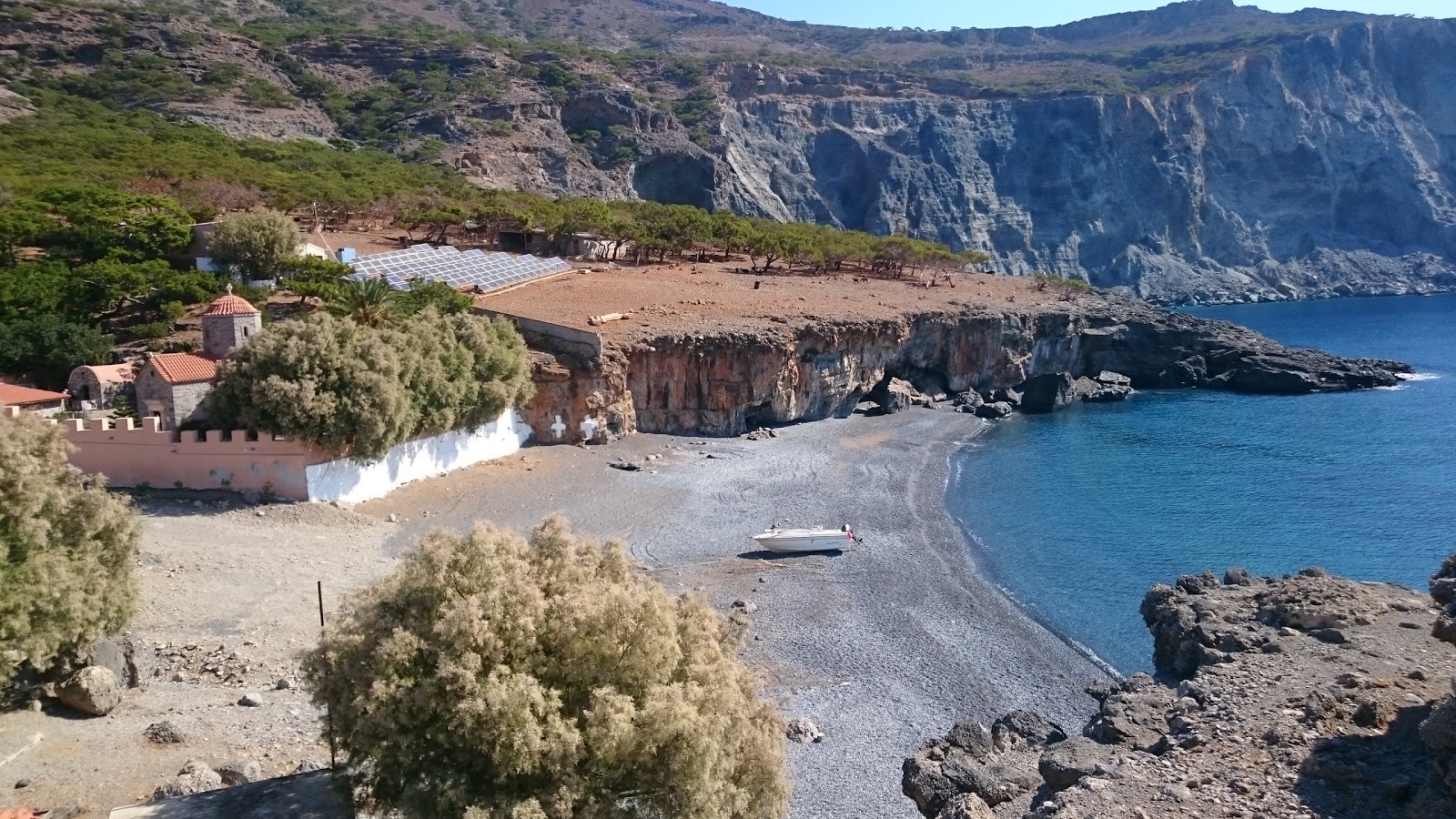 Foto av Koudouma med lätt sten yta