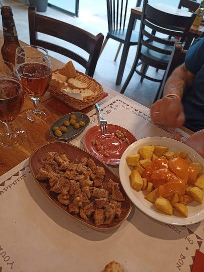 Bar Restaurant Rambla de la Girada - Rambla de la Girada, 77, Local 2, 08720 Vilafranca del Penedès, Barcelona, Spain