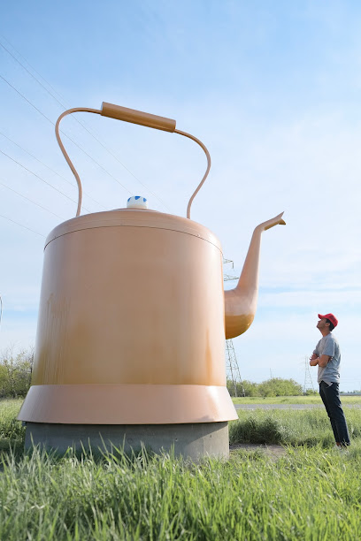 Rooster Town Kettle by Ian August (City of Winnipeg Public Art Collection)