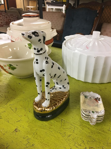 Thrift Store «Sav More Thrift», reviews and photos, 2025 W 1st St, Santa Ana, CA 92703, USA