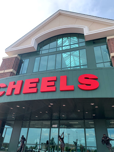 Sporting Goods Store «SCHEELS», reviews and photos, 6503 W 135th St, Overland Park, KS 66223, USA