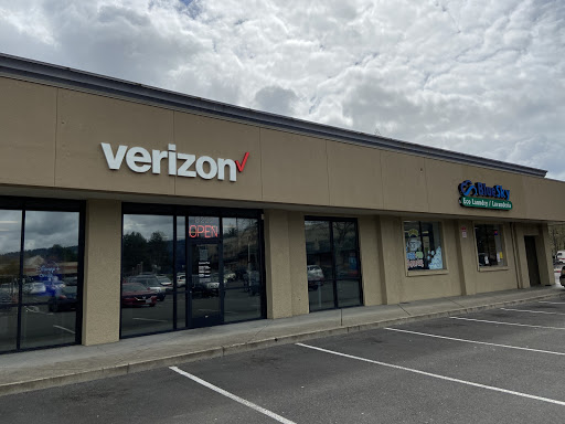 Cell Phone Store «Verizon Wireless - Cellular Plus», reviews and photos, 8222 N Ivanhoe St, Portland, OR 97203, USA