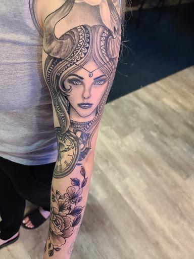 Tattoo Shop «Tattoo Addiction», reviews and photos, 2620 E Washington Ave, Madison, WI 53704, USA