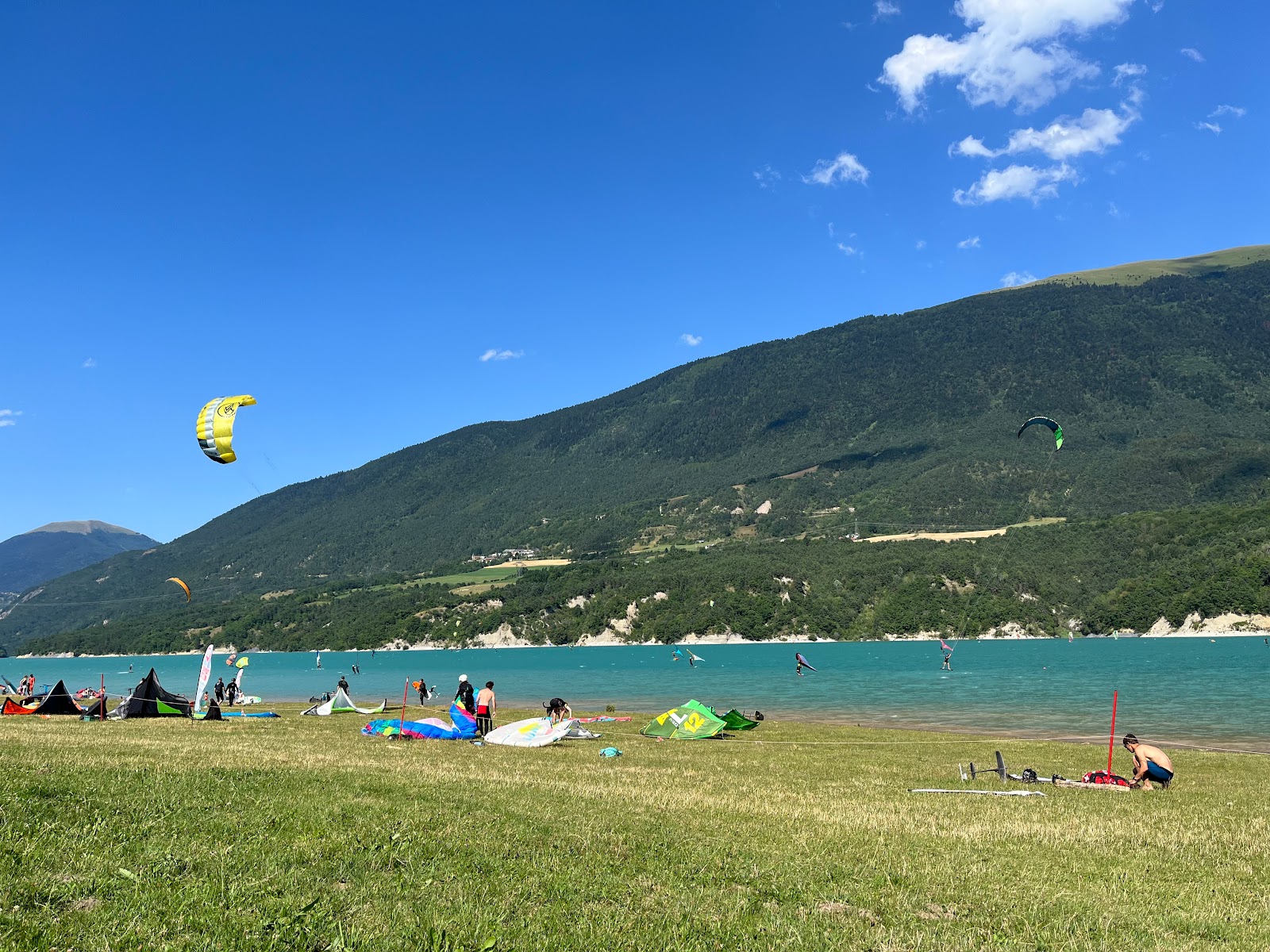 Foto von Plage Nord du Monteynard mit felsiges gelände Oberfläche