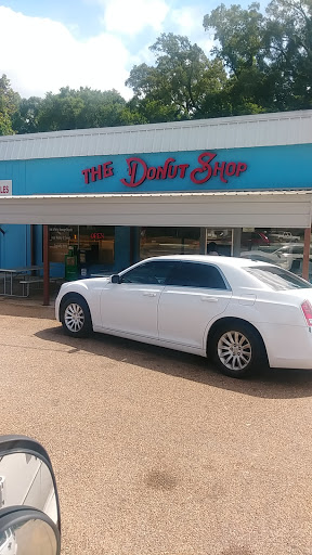 Donut Shop «The Donut Shop», reviews and photos, 501 John R Junkin Dr, Natchez, MS 39120, USA