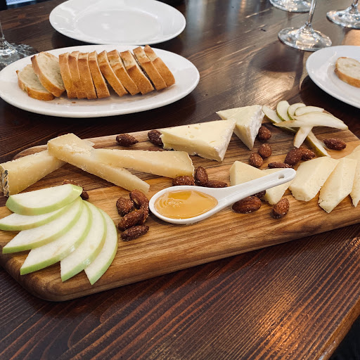 Wine Bar «Downtown Wine Merchants», reviews and photos, 102 Frank H Ogawa Plaza, Oakland, CA 94612, USA