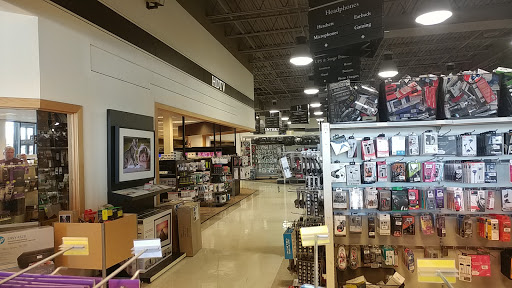 Electronics Store «Micro Center», reviews and photos, 747 Bethel Rd, Columbus, OH 43214, USA