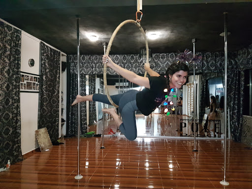 POLE DANCE AND FITNESS