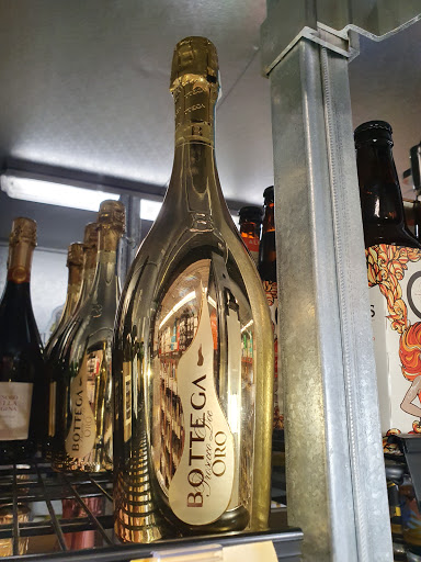 Wine Store «Total Wine & More», reviews and photos, 2976 Battleground Ave, Greensboro, NC 27408, USA