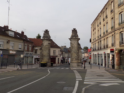 Les Portes De Paris TABAC PMU ECG PUFF CBD PRESSE TIMBRE POSTE/FISCAL PAIEMENT DE PROXIMITE à Crépy-en-Valois