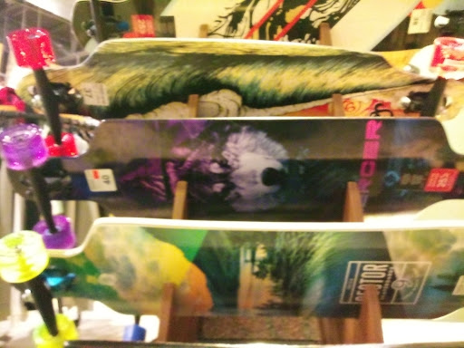 Clothing Store «Zumiez», reviews and photos, 400 Ernest W Barrett Parkway Northwest #139, Kennesaw, GA 30144, USA