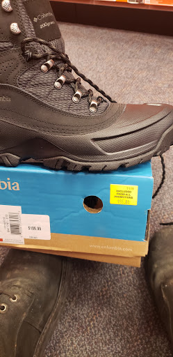 Shoe Store «Shoe Carnival», reviews and photos, 180 Collins Rd NE, Cedar Rapids, IA 52402, USA