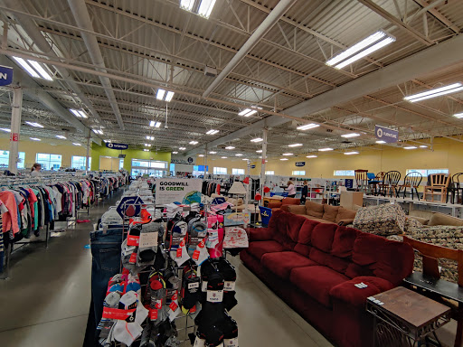Thrift Store «Goodwill - Chaska», reviews and photos