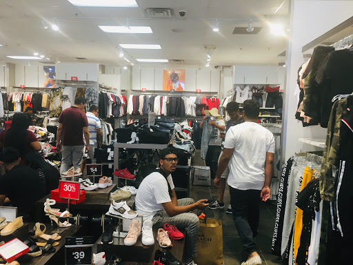 Clothing Store «GUESS Factory», reviews and photos, 442 Evergreen Ct, Central Valley, NY 10917, USA