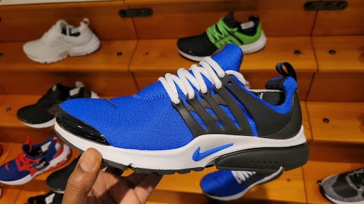 Sporting Goods Store «Champs Sports», reviews and photos, 1189 Glendale Galleria, Glendale, CA 91210, USA