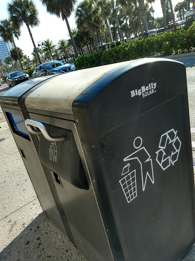 Clothing Store «Ron Jon Surf Shop», reviews and photos, 377 Mandalay Ave, Clearwater Beach, FL 33767, USA