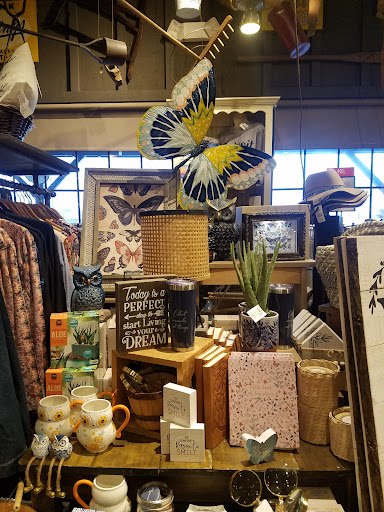 American Restaurant «Cracker Barrel Old Country Store», reviews and photos, 30750 Little Mack Ave, Roseville, MI 48066, USA