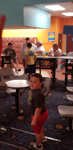 Bowling Alley «Oak Ridge Bowling Center», reviews and photos, 246 S Illinois Ave, Oak Ridge, TN 37830, USA