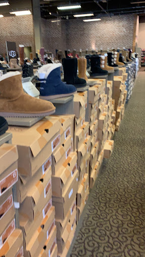 Shoe Store «DSW Designer Shoe Warehouse», reviews and photos, 17100 Southcenter Pkwy, Tukwila, WA 98188, USA