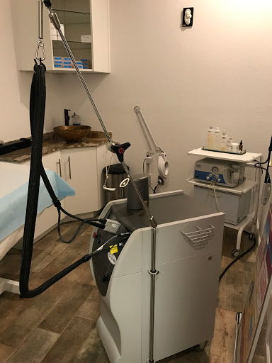 Nail Salon «Universal Hair & Body Salon», reviews and photos, 8701 SW 137th Ave #101, Miami, FL 33183, USA