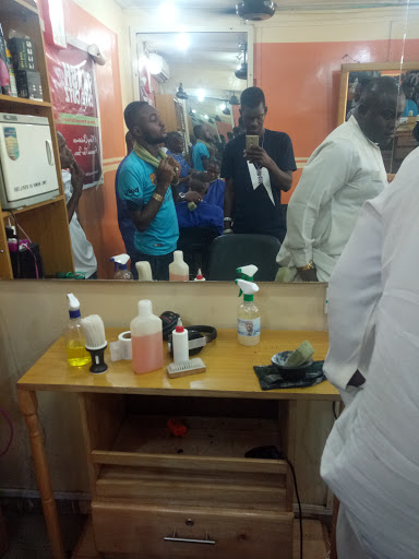 T kash Barbing Salon, Sagamu, Nigeria, Hair Salon, state Ogun